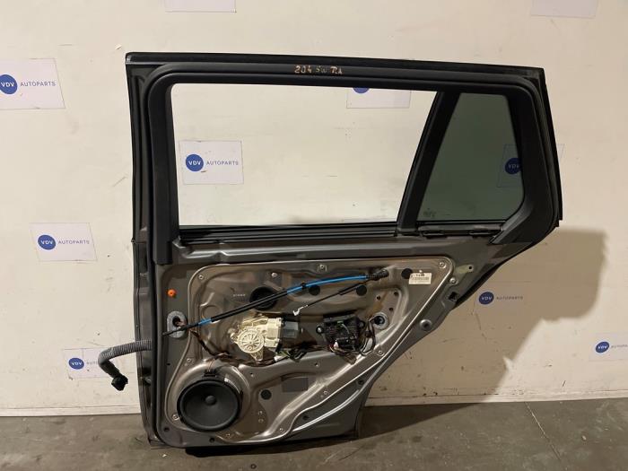 Drzwi prawe tylne wersja 4-drzwiowa Mercedes C-Klasse