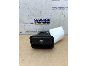 Gebruikte Handrem schakelaar Mercedes Vito (447.6) 1.6 109 CDI 16V Prijs € 12,10 Inclusief btw aangeboden door Autoparts Van De Velde