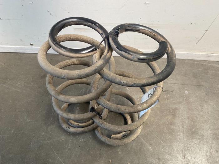 Schroefveer achter Mercedes GLA