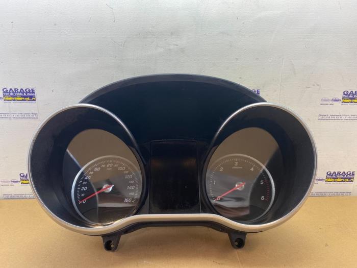 Tacho - Kombiinstrument KM Mercedes C-Klasse