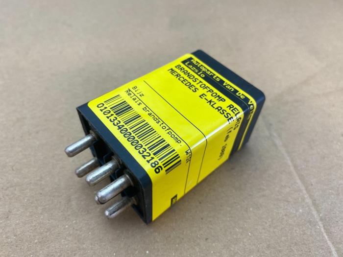 Brandstofpomp relais Mercedes E-Klasse