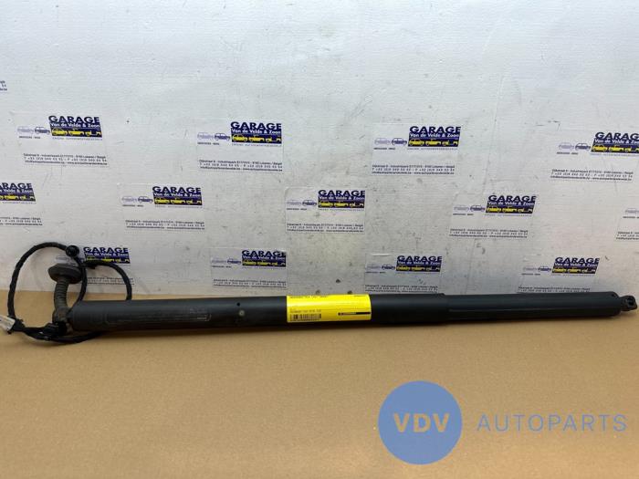 Set of gas struts for boot Mercedes CLA