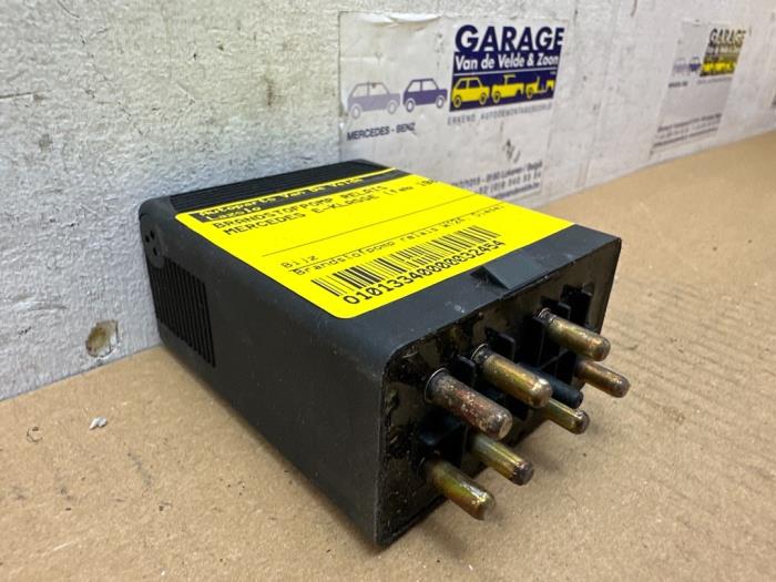 Relé de bomba de combustible Mercedes E-Klasse