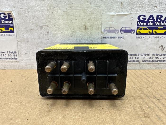 Relé de bomba de combustible Mercedes E-Klasse