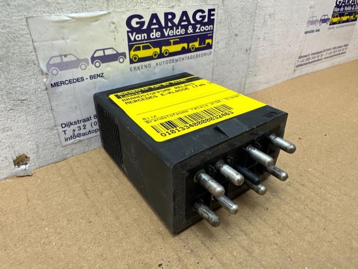 Relais pompe carburant Mercedes E-Klasse