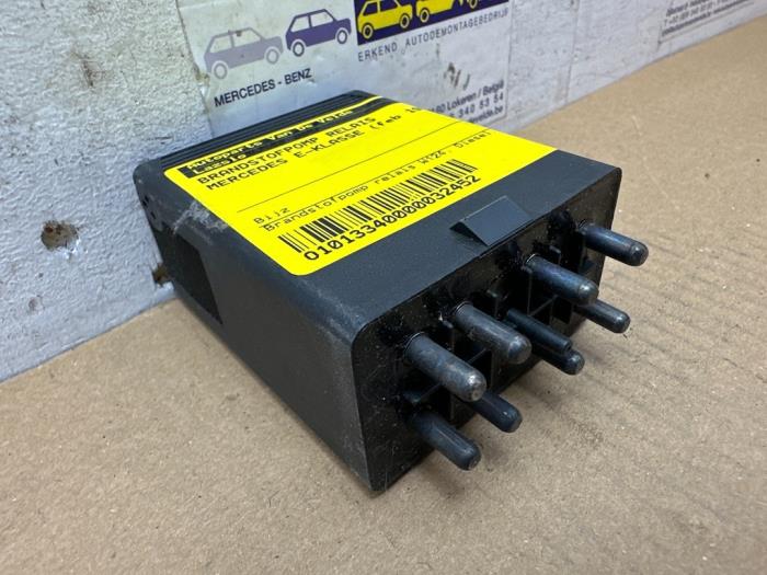 Relé de bomba de combustible Mercedes E-Klasse