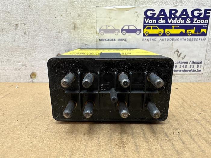 Relé de bomba de combustible Mercedes E-Klasse