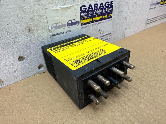 Relais pompe carburant Mercedes E-Klasse