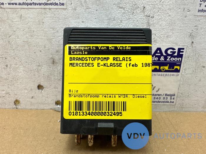 Fuel pump relay Mercedes E-Klasse