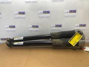 Gebruikte Schokbreker set Mercedes E (W213) E-200d 1.6 Turbo 16V Prijs € 48,40 Inclusief btw aangeboden door Autoparts Van De Velde