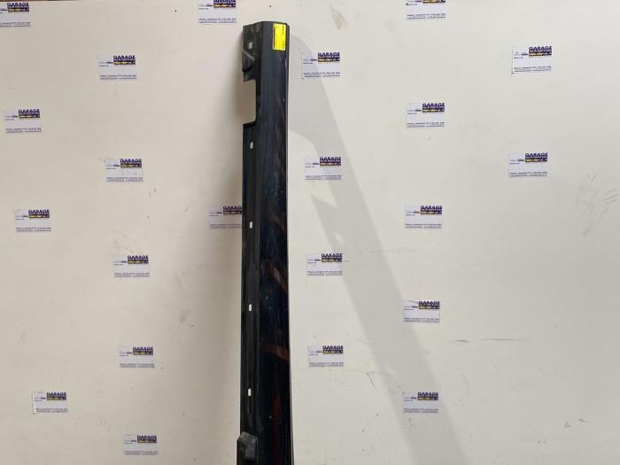 Sill, left Mercedes E-Klasse