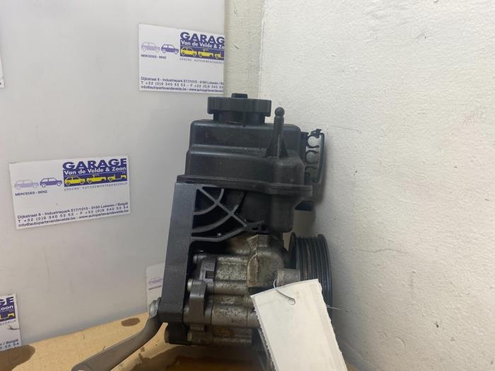 Pompe direction assistée Mercedes C-Klasse