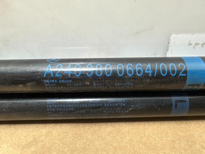 Zestaw amortyzatorów gazowych pokrywy silnika Mercedes B-Klasse