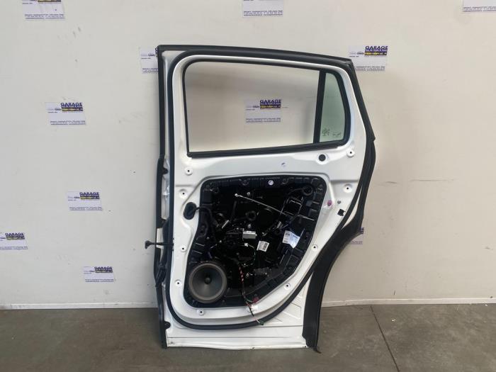 Drzwi prawe tylne wersja 4-drzwiowa Mercedes GLA