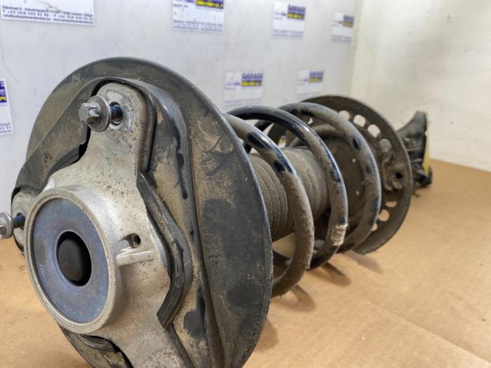 Fronts shock absorber, left Mercedes E-Klasse