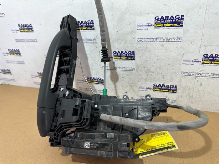 Türschlossmechanik 4-türig rechts vorne Mercedes Vito