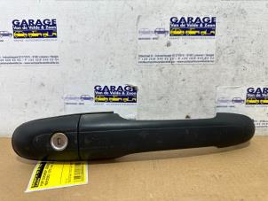 Gebruikte Portiergreep 2Deurs links Mercedes Vito (639.7) 2.2 113 CDI 16V 4x4 Euro 5 Prijs € 30,25 Inclusief btw aangeboden door Autoparts Van De Velde