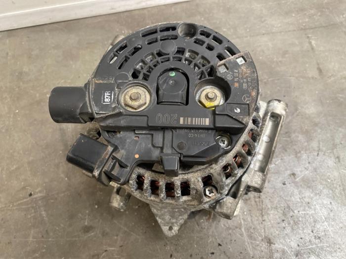 Dynamo Mercedes C-Klasse