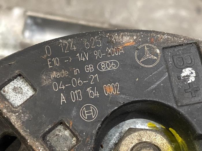 Dynamo Mercedes C-Klasse