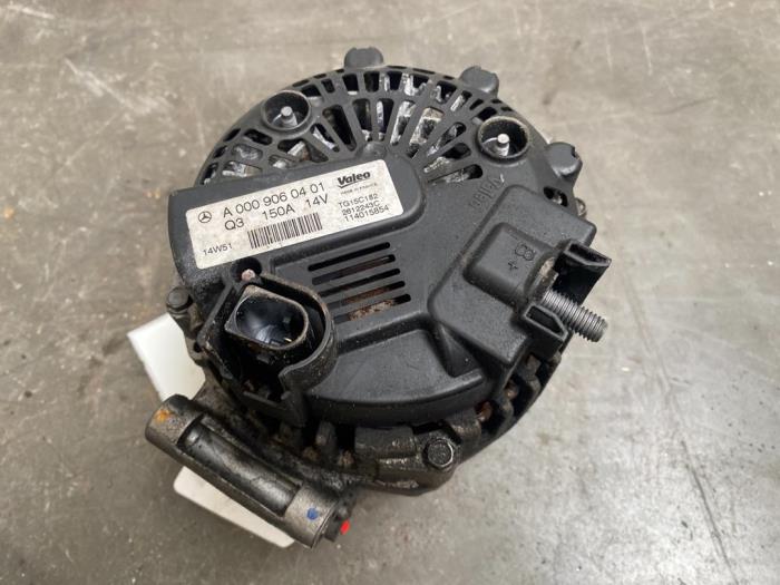 Dynamo Mercedes C-Klasse