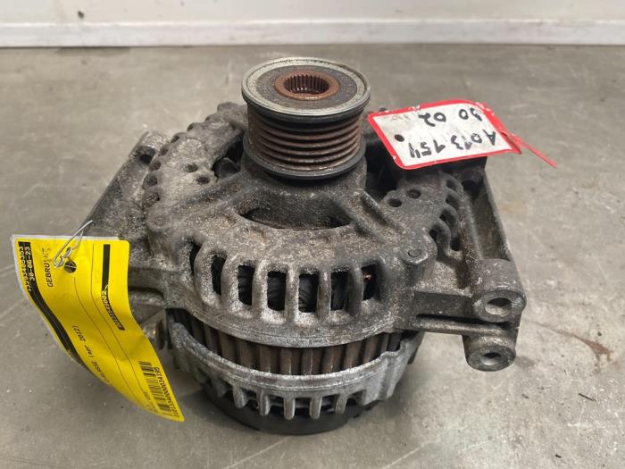 Dynamo Mercedes C-Klasse