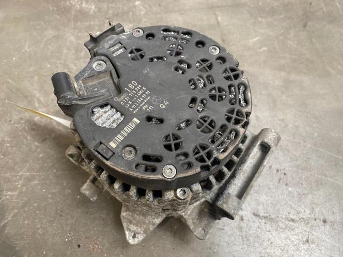 Dynamo Mercedes C-Klasse