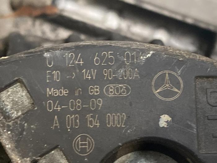 Dynamo Mercedes C-Klasse