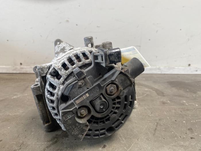 Dynamo Mercedes C-Klasse