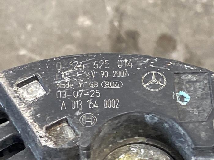 Dynamo Mercedes C-Klasse