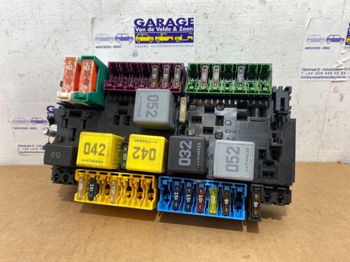 Relay holder Mercedes B-Klasse