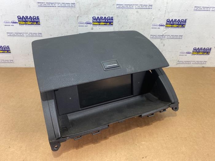 Affichage navigation Mercedes C-Klasse