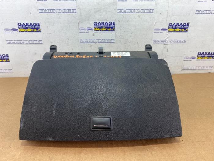 Affichage navigation Mercedes C-Klasse