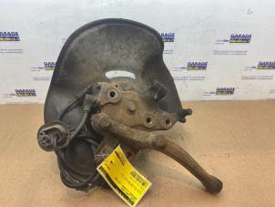 Gebruikte Fusee links-voor Mercedes E (C124) 2.2 E-220 16V Prijs € 181,50 Inclusief btw aangeboden door Autoparts Van De Velde