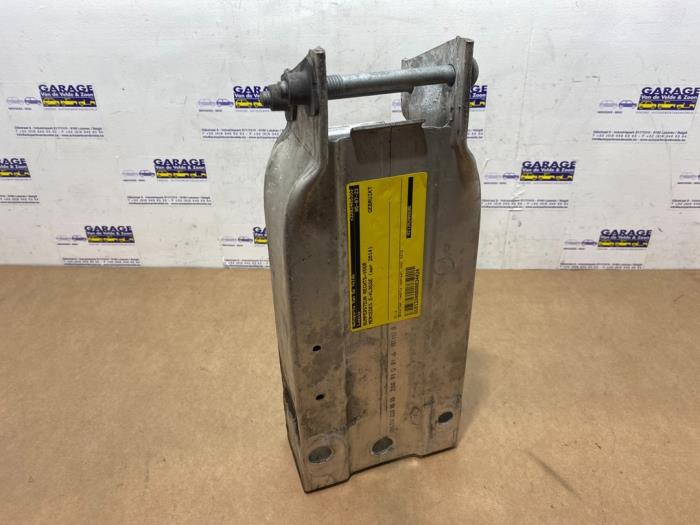 Soporte de parachoques derecha delante Mercedes E-Klasse