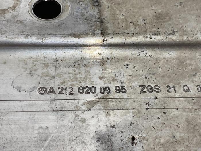 Support pare-chocs avant gauche Mercedes E-Klasse