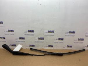 Gebruikte Ruitenwisserarm voor Mercedes E (W213) E-200 2.0 Turbo 16V Prijs € 30,25 Inclusief btw aangeboden door Autoparts Van De Velde