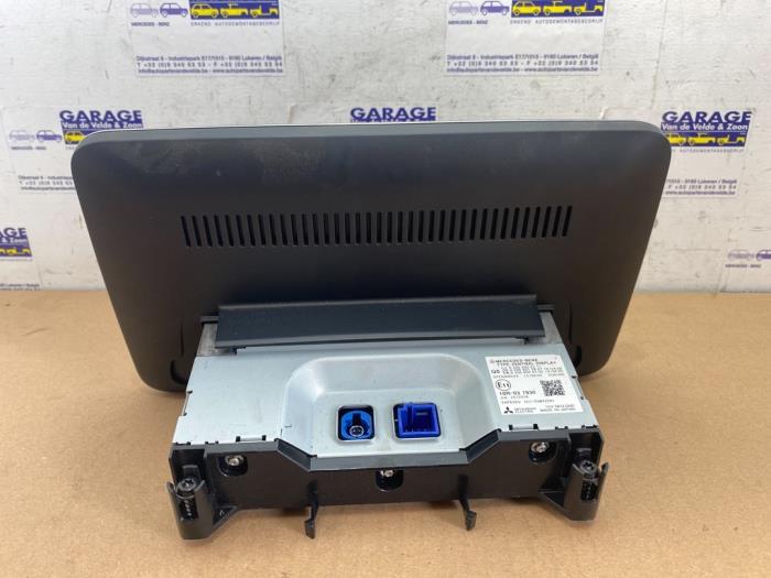 Navigation Display Mercedes C-Klasse