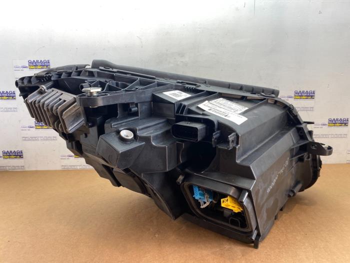 Headlight, left Mercedes C-Klasse