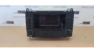 Gebruikte Radio Mercedes A (W169) 2.0 A-180 CDI 16V Prijs € 151,25 Inclusief btw aangeboden door Autoparts Van De Velde