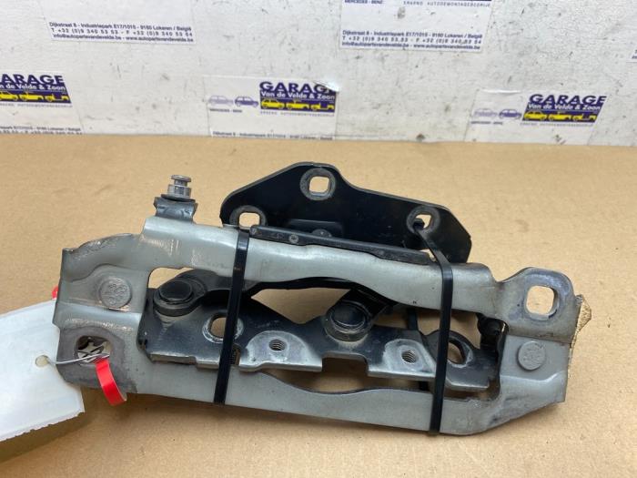 Charnière capot Mercedes E-Klasse