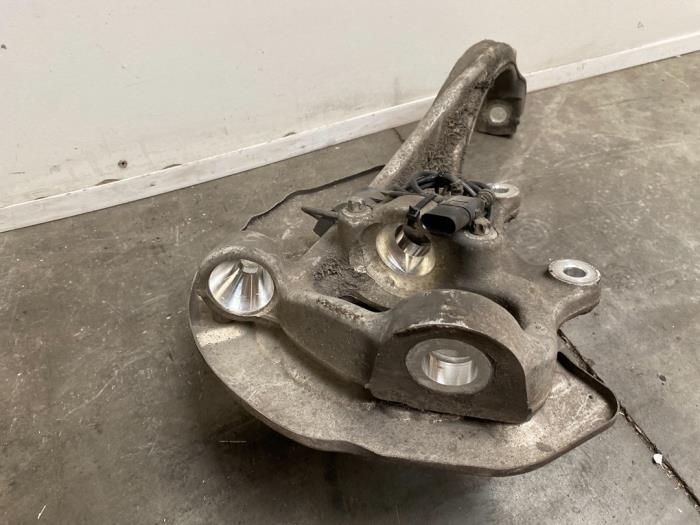 Knuckle, front right Mercedes C-Klasse