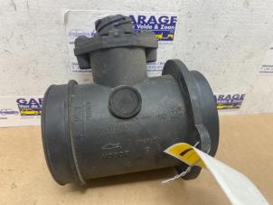 Gebruikte Luchtmassameter Mercedes S (W140) 6.0 S-600 48V Prijs € 30,25 Inclusief btw aangeboden door Autoparts Van De Velde