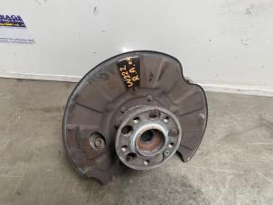 Gebruikte Fusee rechts-achter Mercedes S (222.0/222.1) 3.0 S-350 BlueTEC, S-350d 24V Prijs € 121,00 Inclusief btw aangeboden door Autoparts Van De Velde