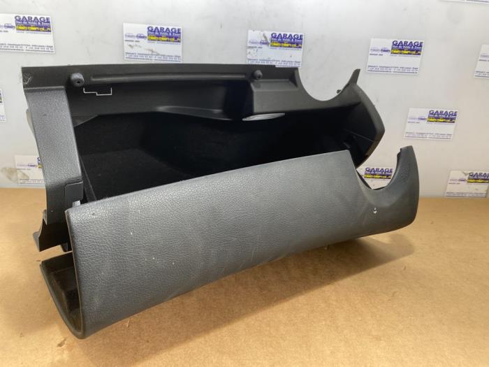 Boîte à gants Mercedes C-Klasse