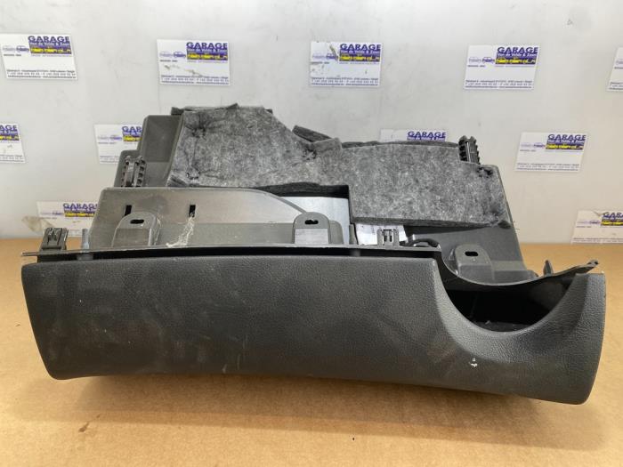 Boîte à gants Mercedes C-Klasse