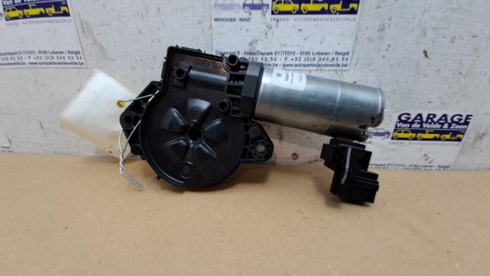 Sunroof motor Mercedes GLA