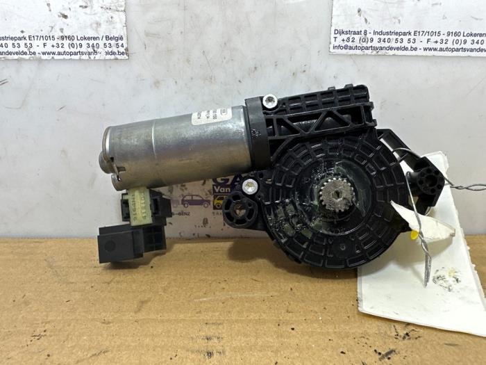 Sunroof motor Mercedes GLA