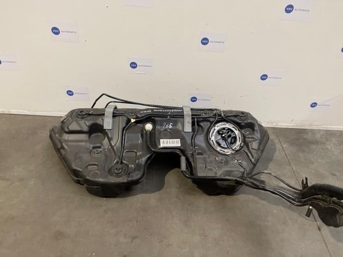 Réservoir de carburant Mercedes C-Klasse