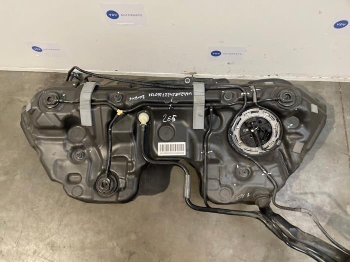 Réservoir de carburant Mercedes C-Klasse