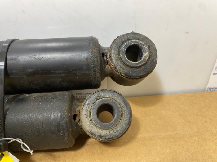 Zestaw amortyzatorów Mercedes Sprinter